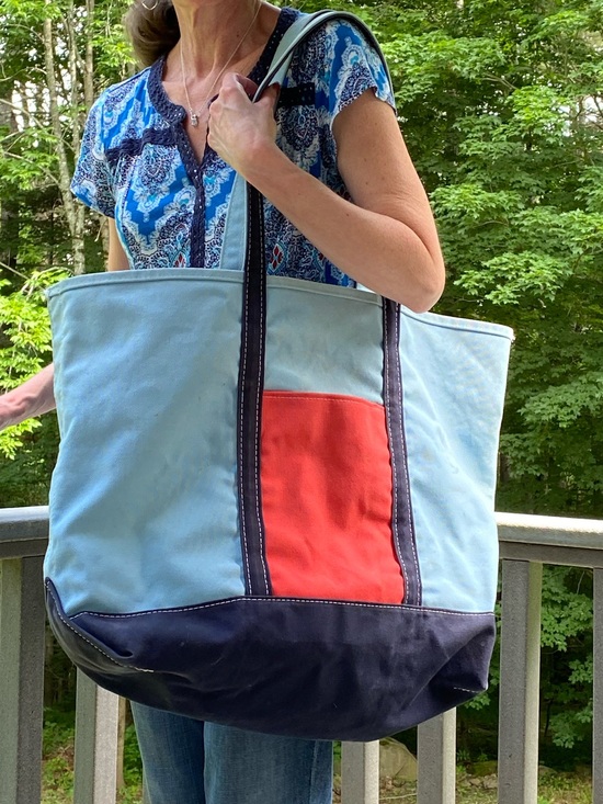 L.L. Bean Handbags - L.L.Bean BOAT AND TOTE Extra Large 0AVH3 Dark Blue Light Blue Red Pocket